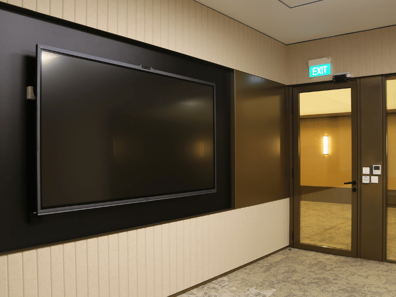 Maxhub Interactive Flat Panel V7 for Smart Business Spaces